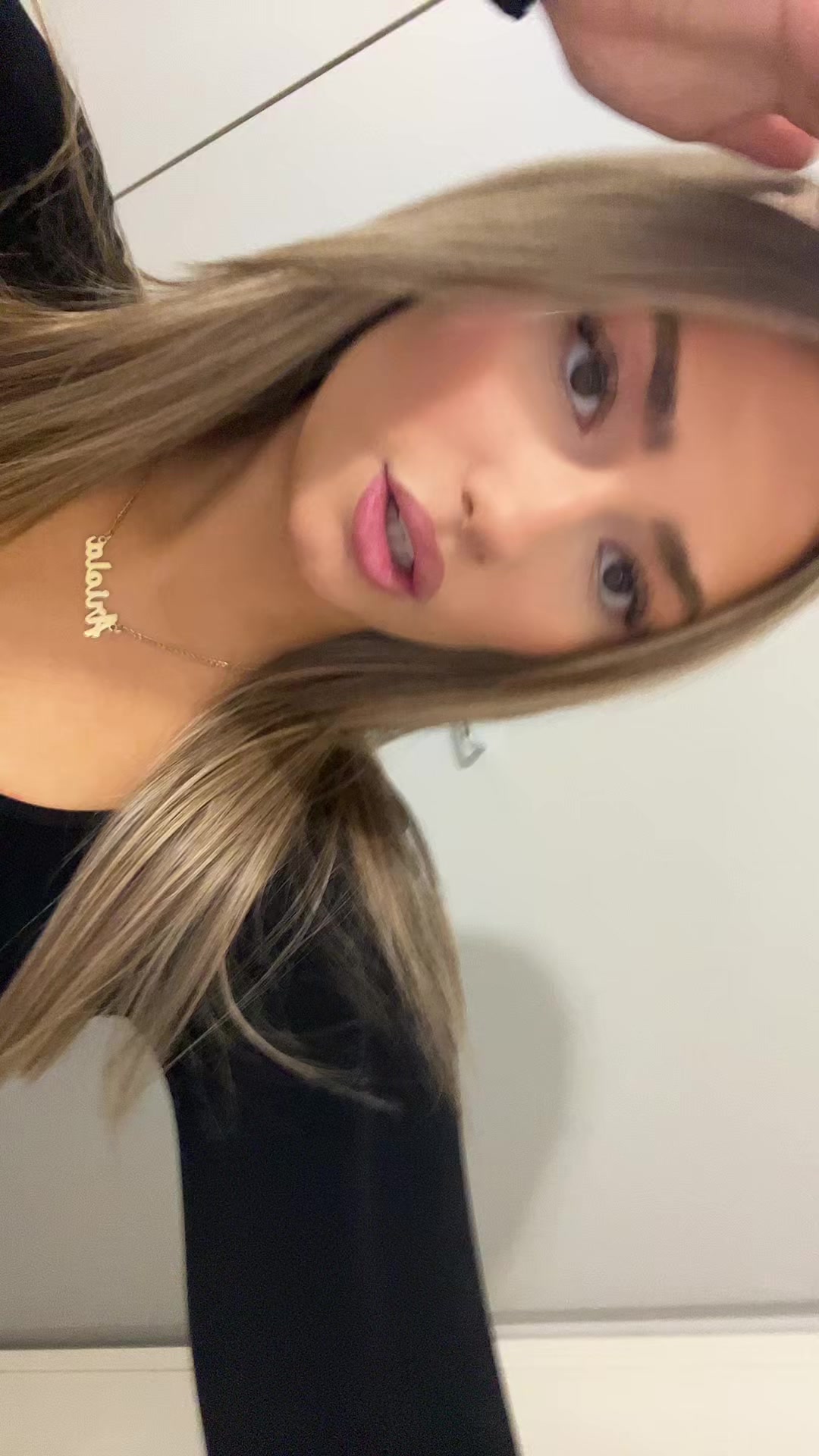 @Ariola