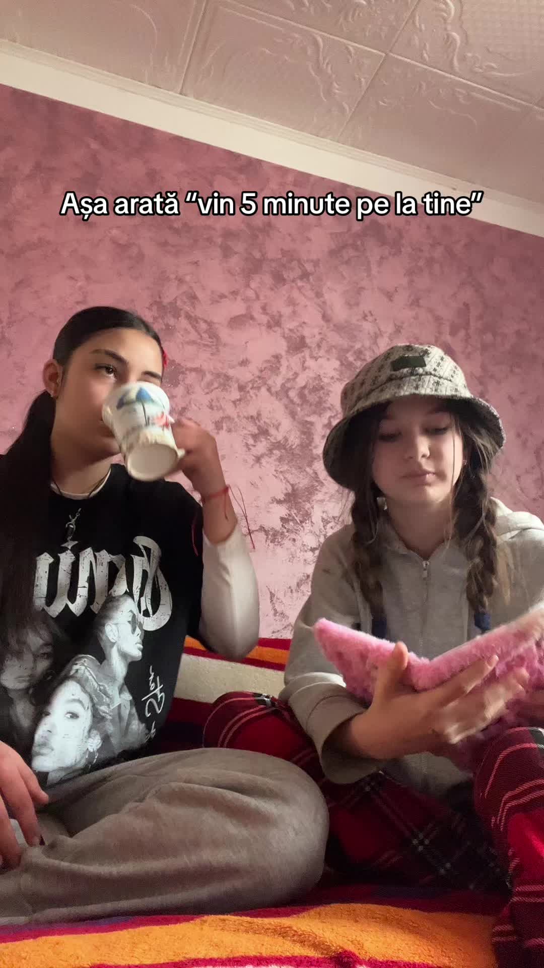 @Iustina&Miruna🤷🏽&zwj;♀️