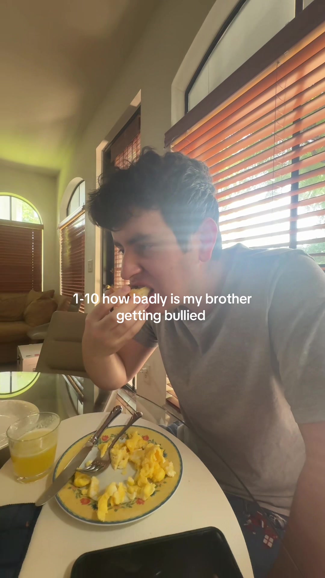 @️