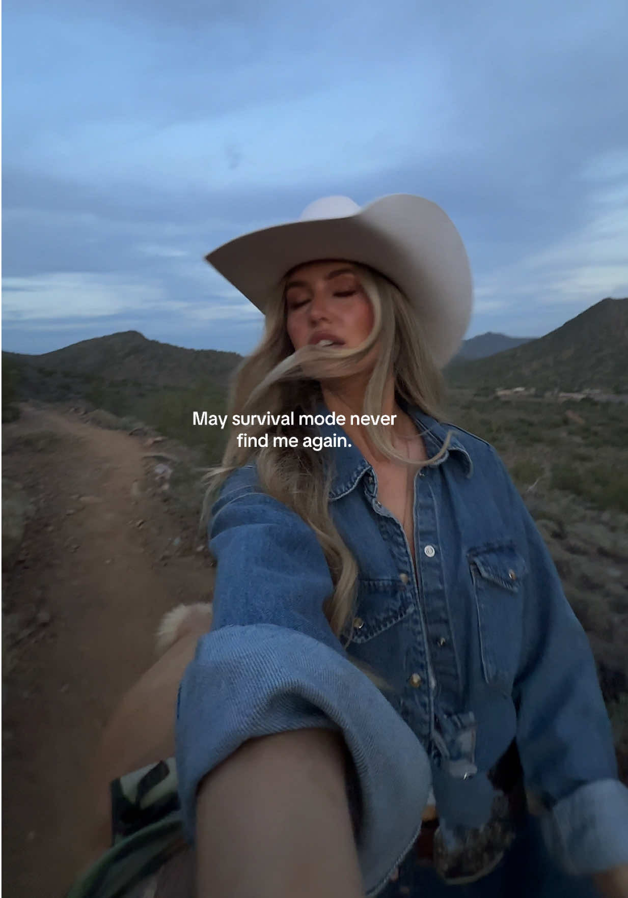 @ASHLEIGH VLOGS
