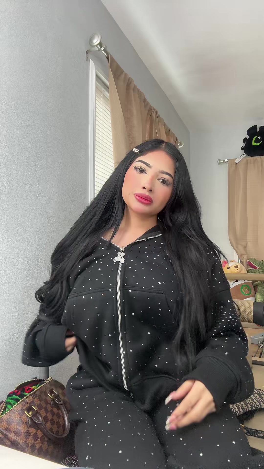 @Isabella