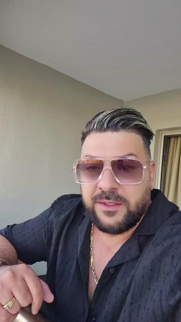 @Andrey Nikolas