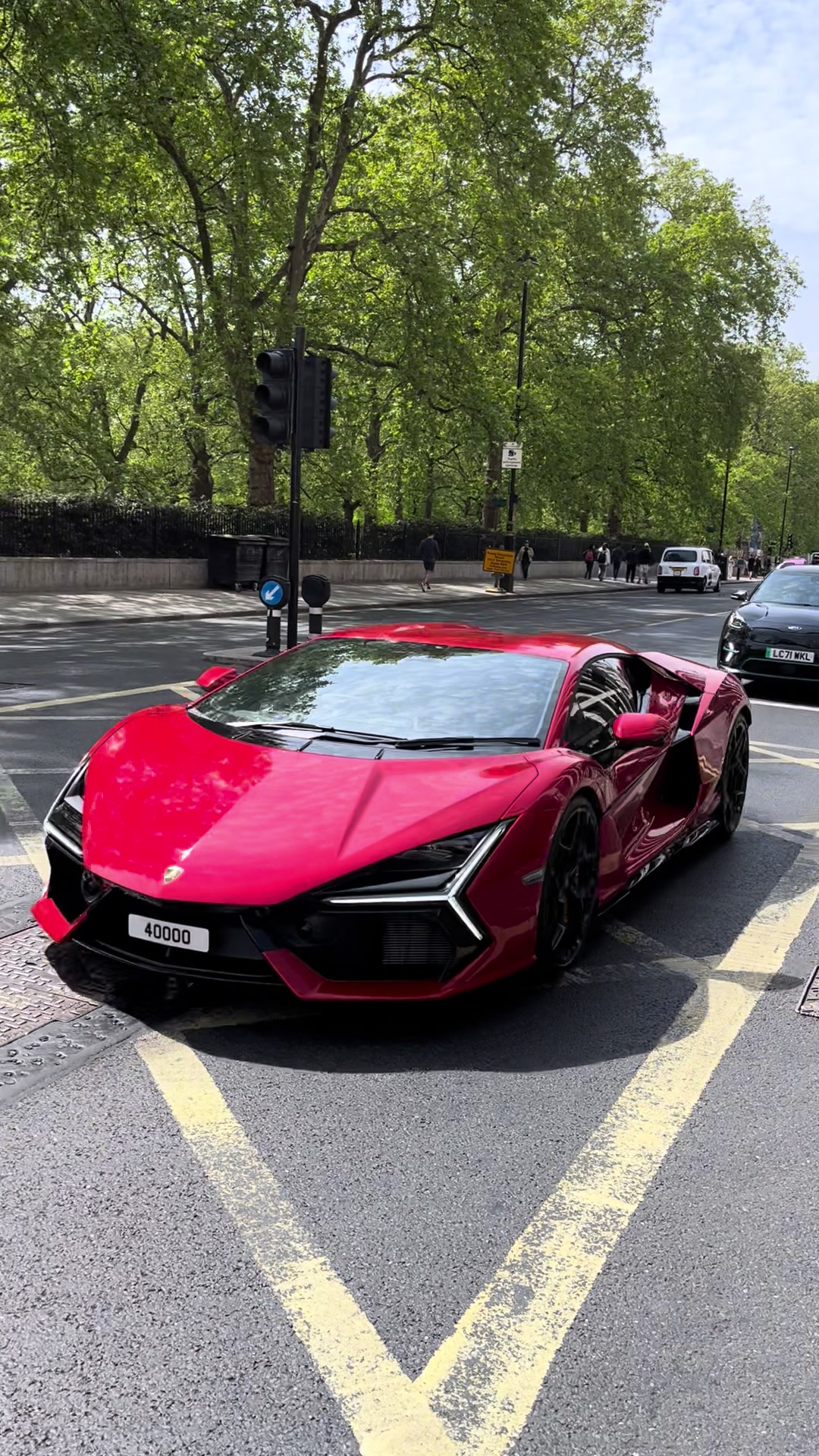 @Hypercars of London