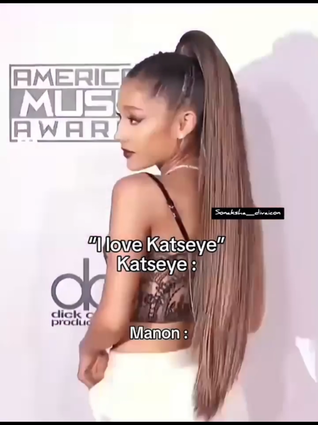 @thearianadavies