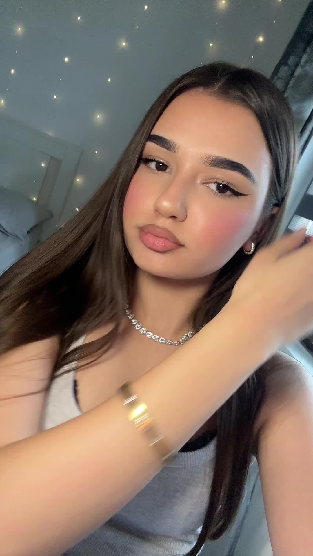 @adelinavrm