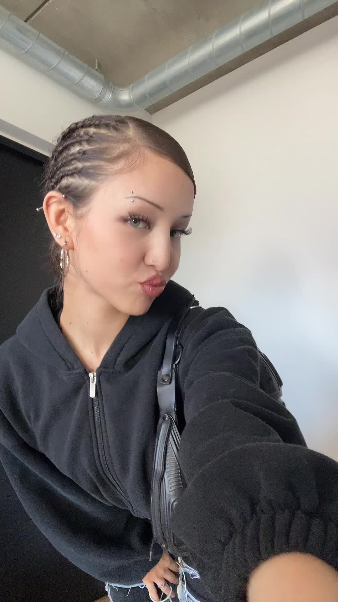 @Royal.at