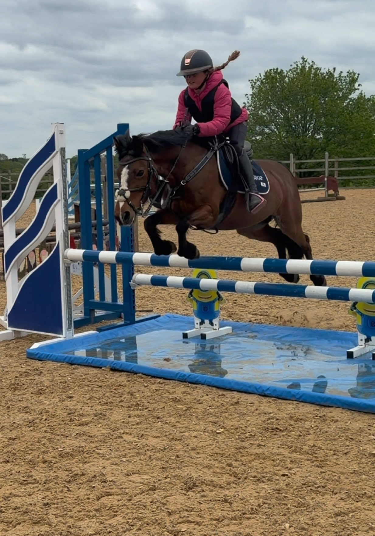 @Jumping With Ivy