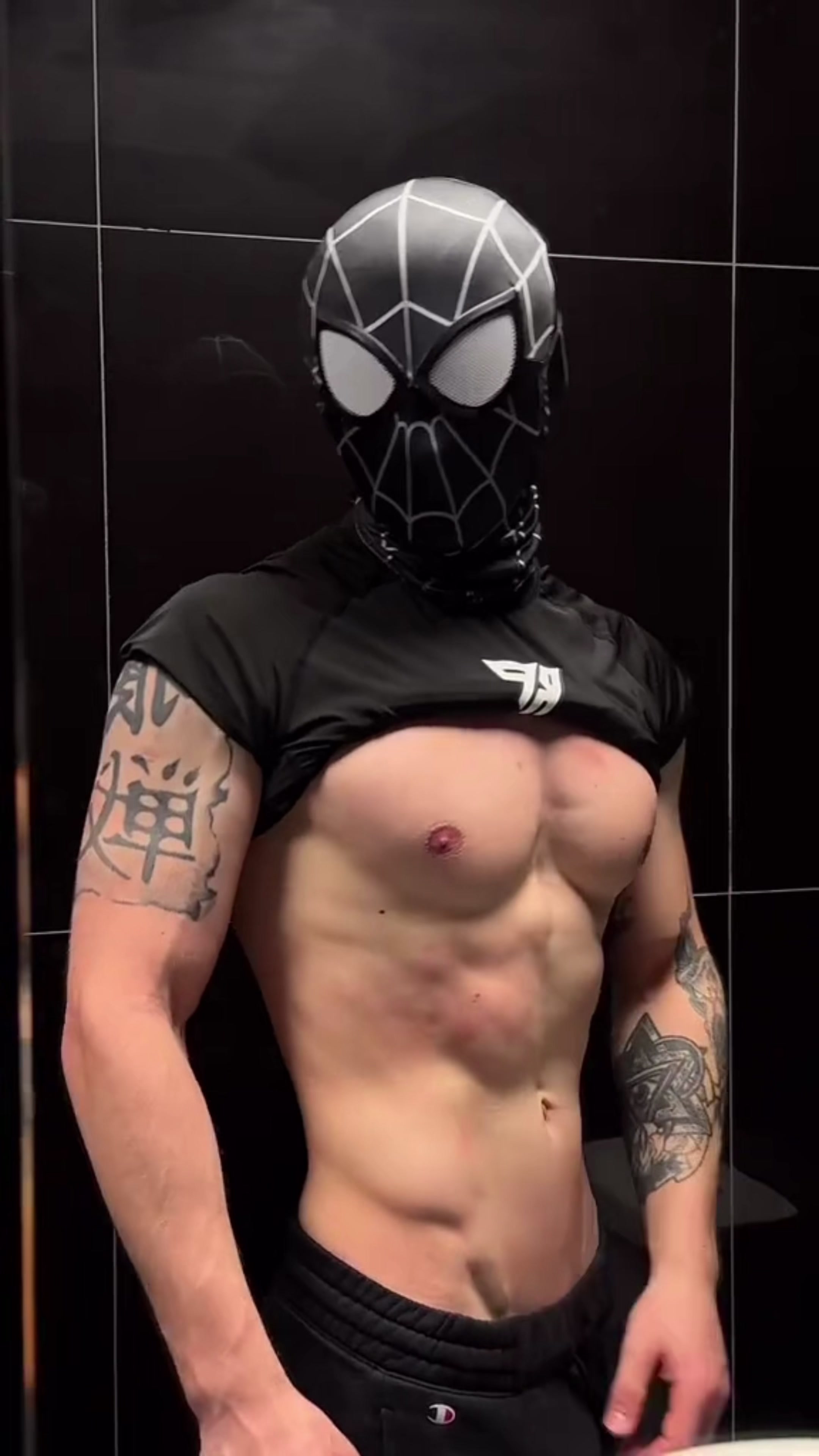 @Angolzi