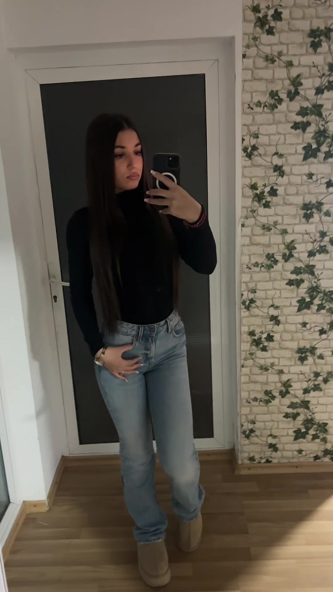 @Romina