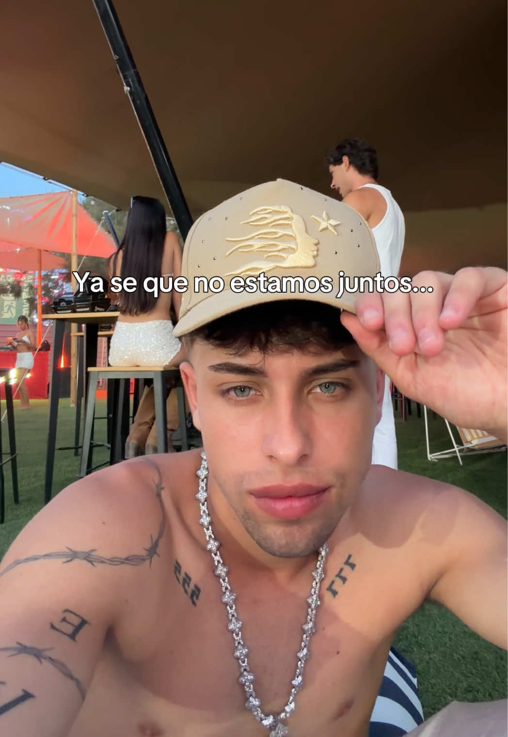 @Doble V