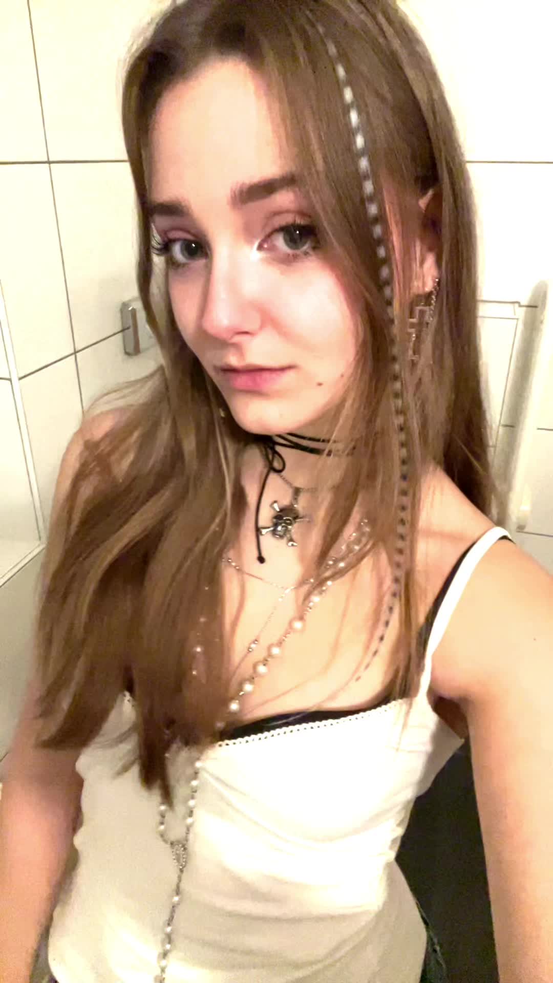 @𝚗𝚒𝚊