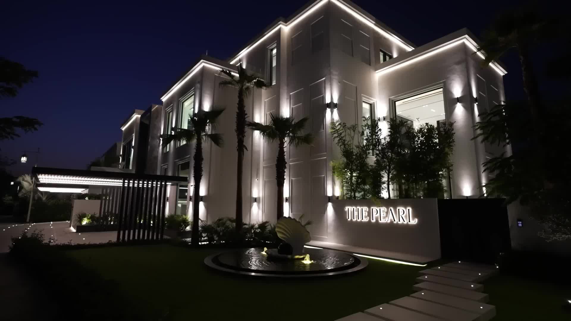 @Royal Lux
