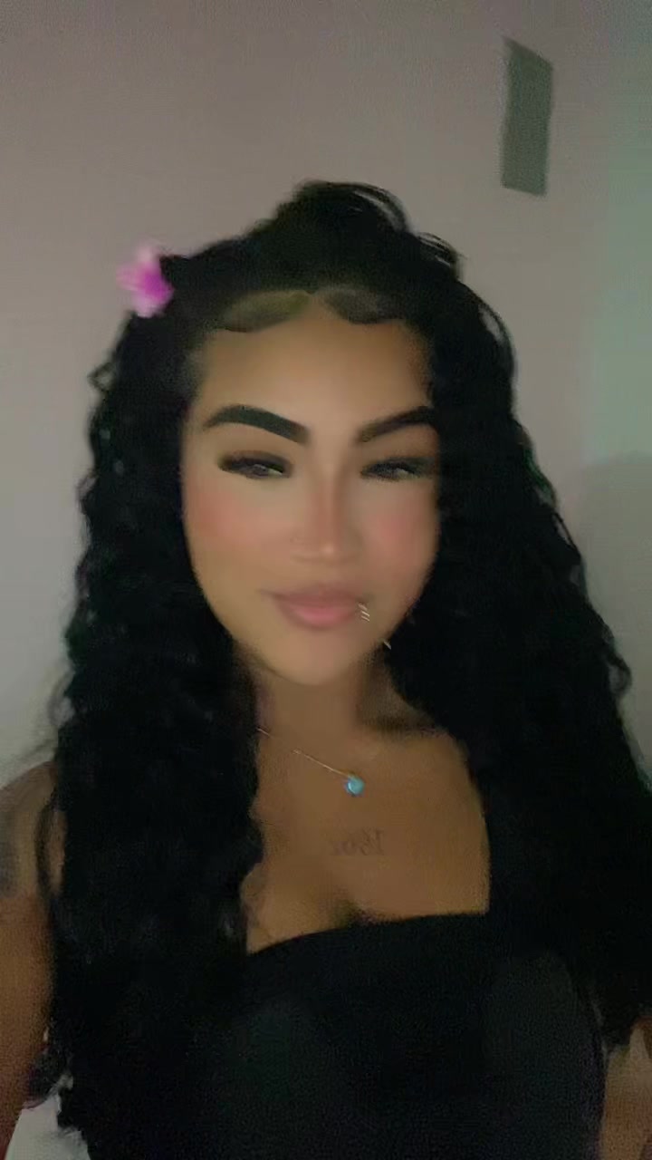 @Aninha_07