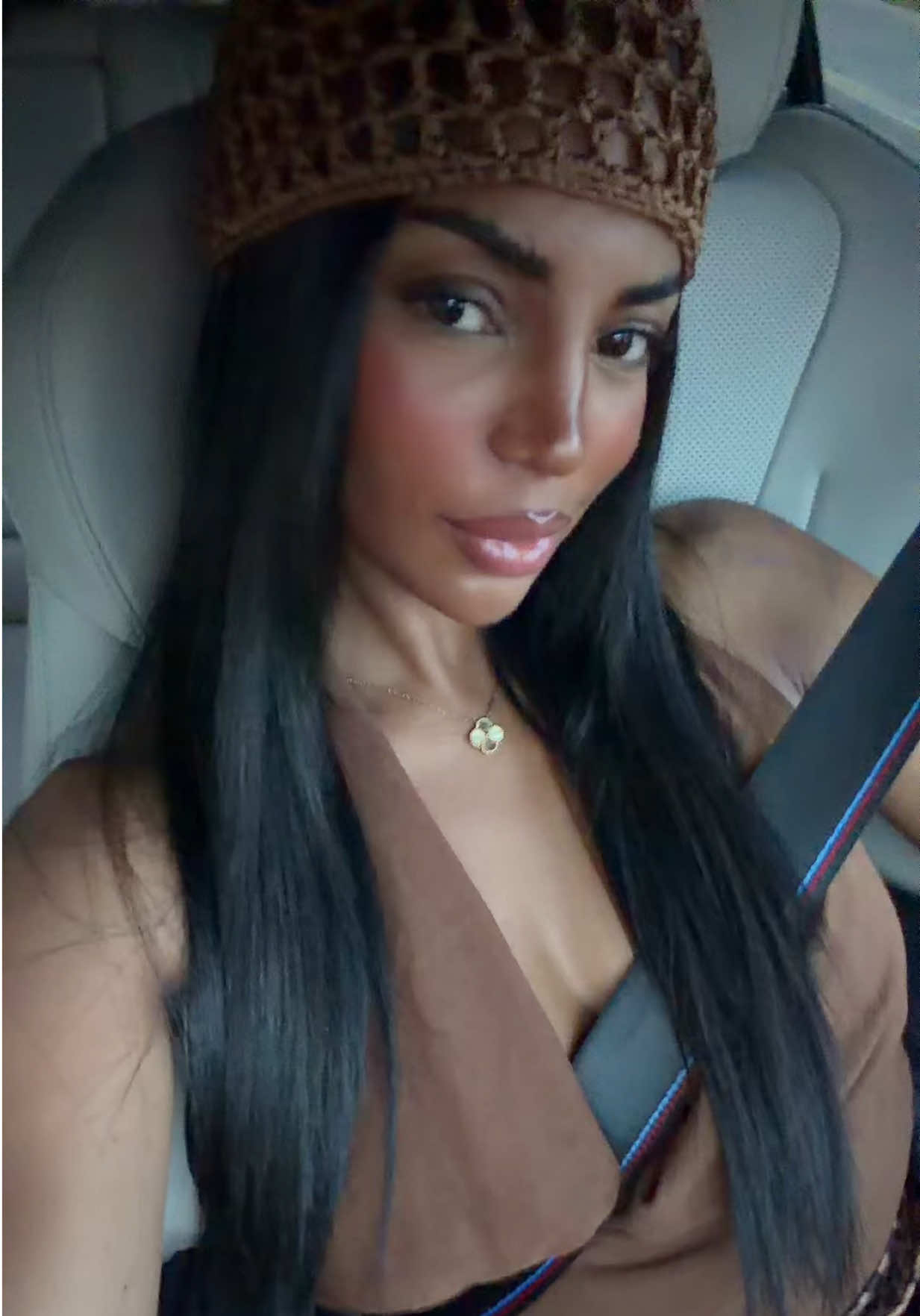 @LULU 🦦