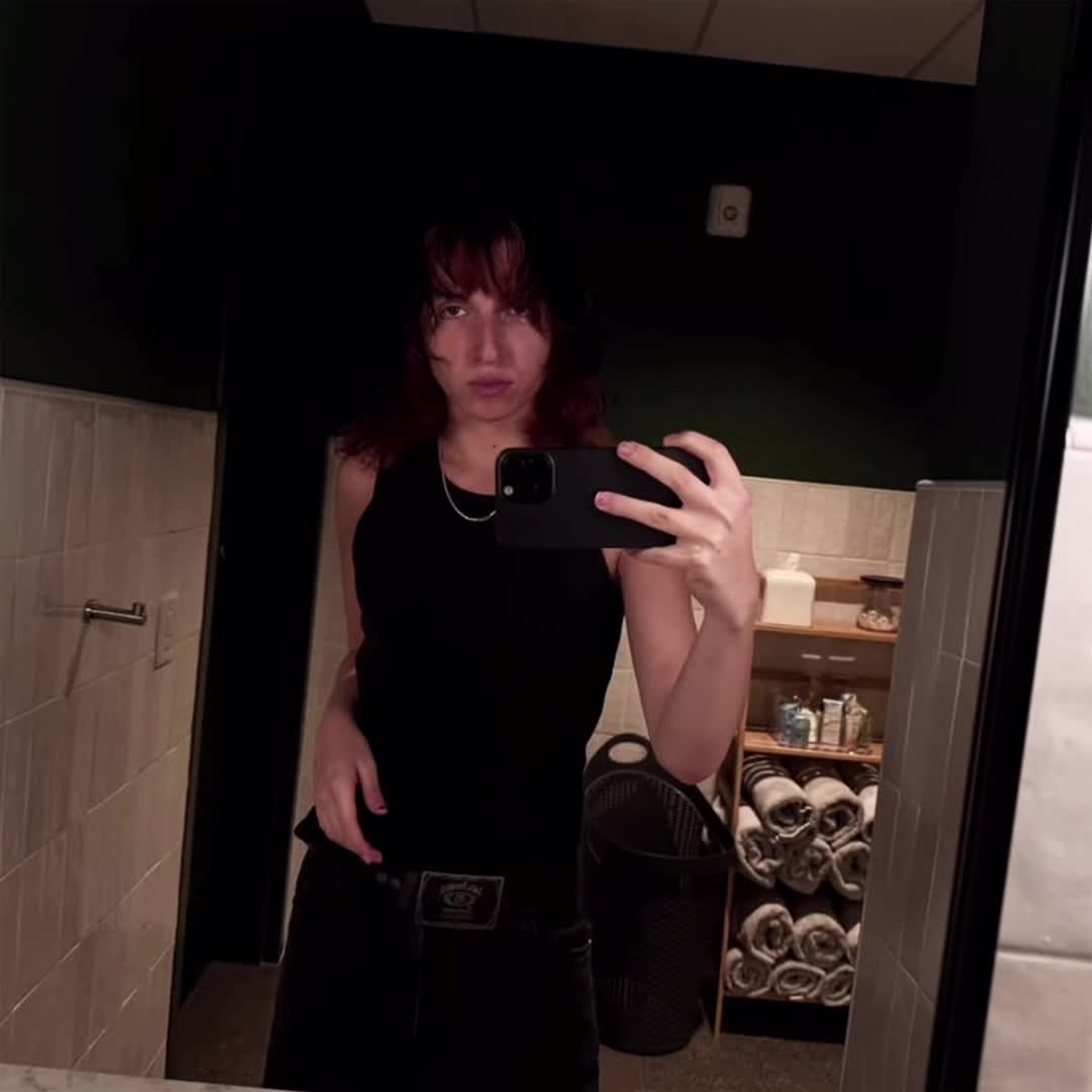 @7\kira🦷🐾