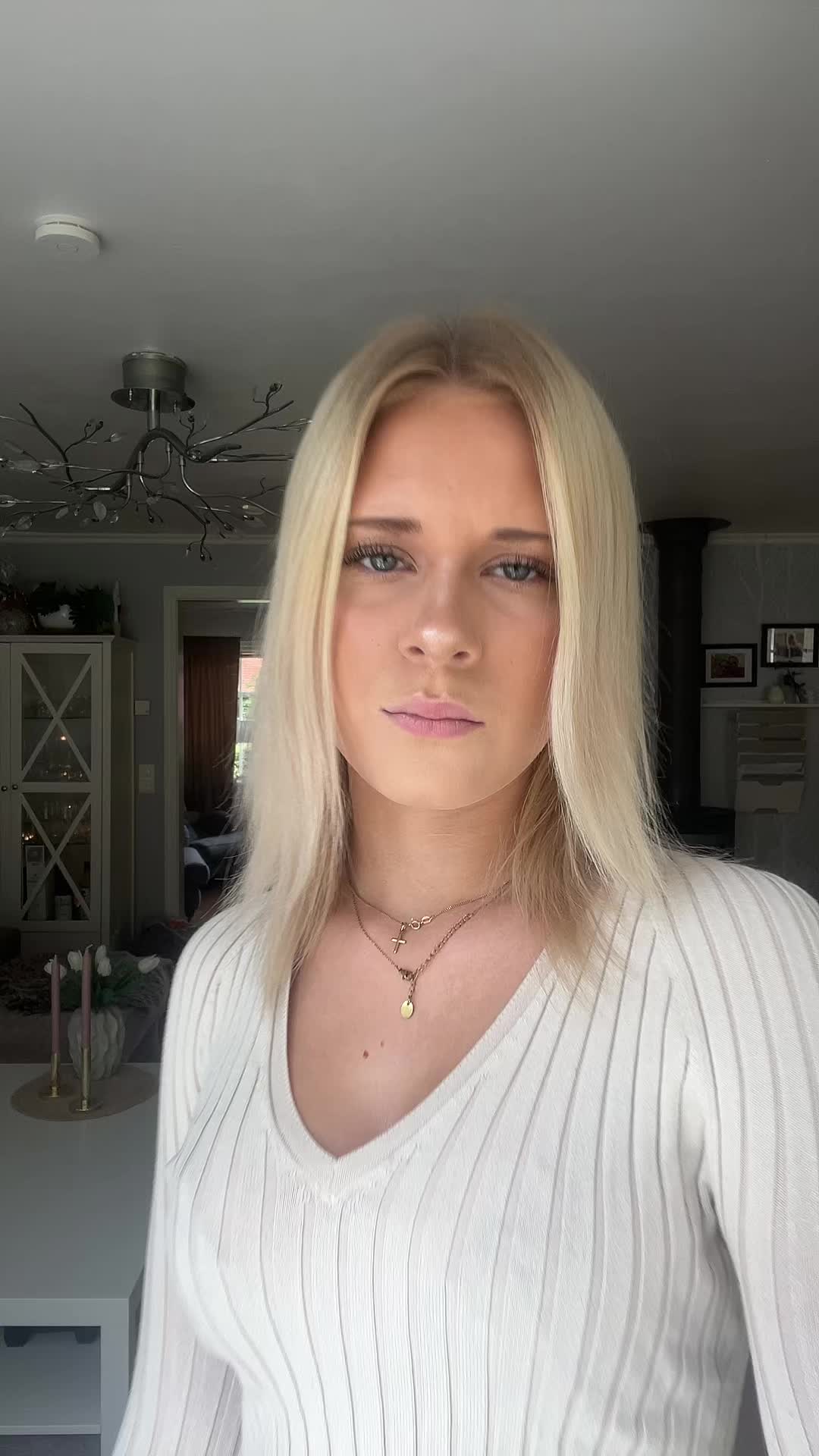 @𝕃𝕚𝕤𝕖𝕟