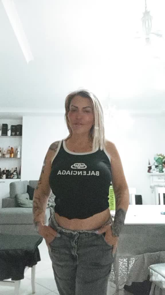 @ChanelFerone