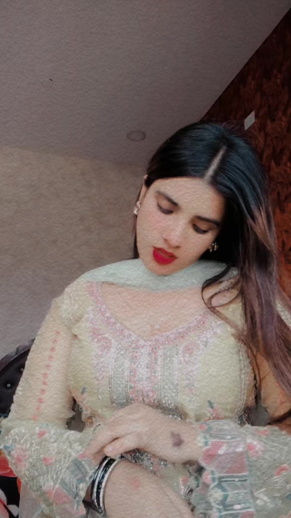 @Bhojpuri Queen 👑