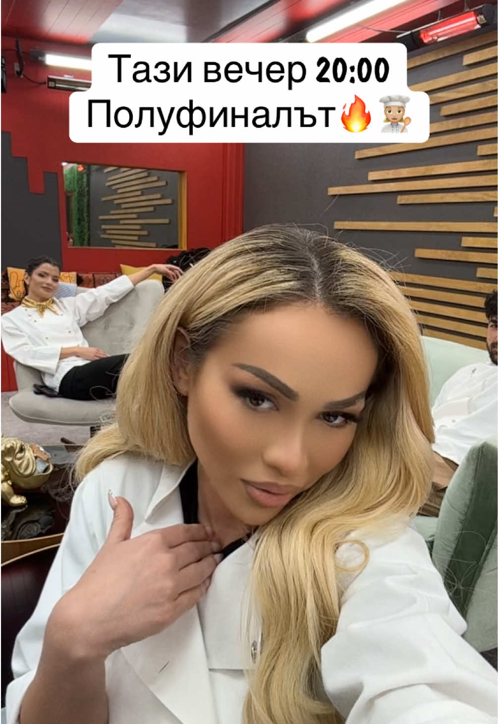@Nora Nedkova Official profile