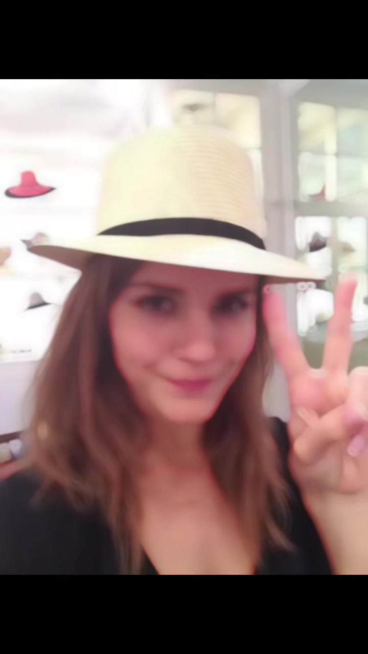 @Emma Watson 🔵