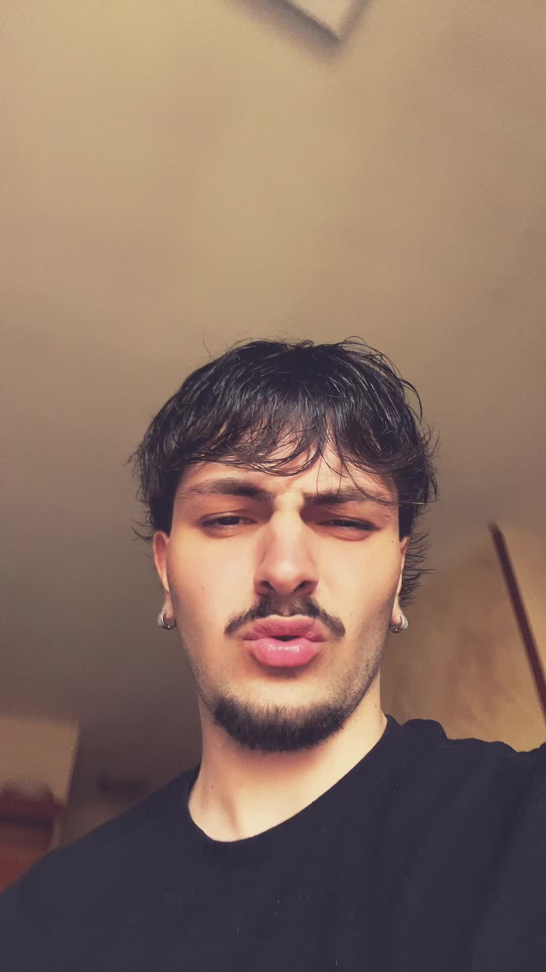 @V A N N Y ๐