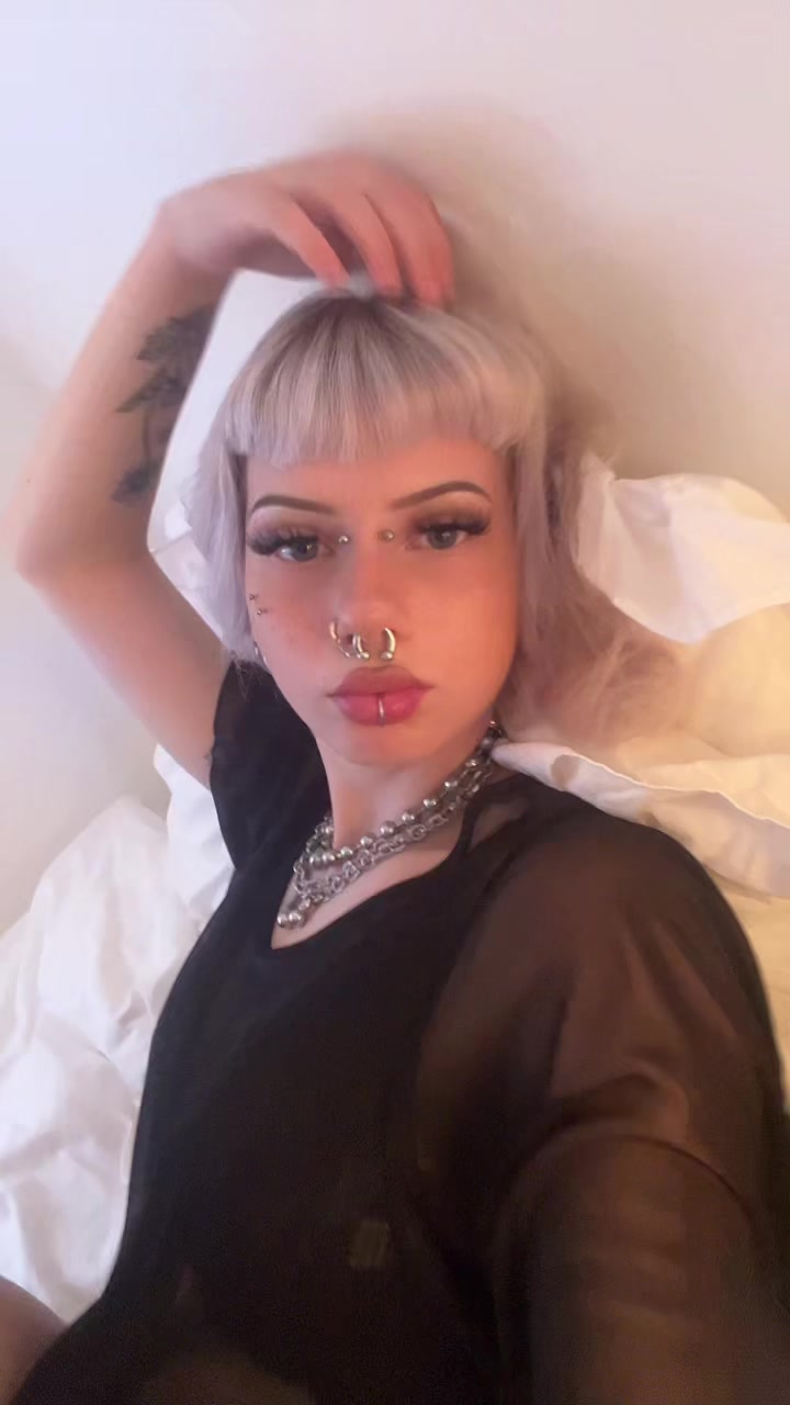 @Scarlet100xx