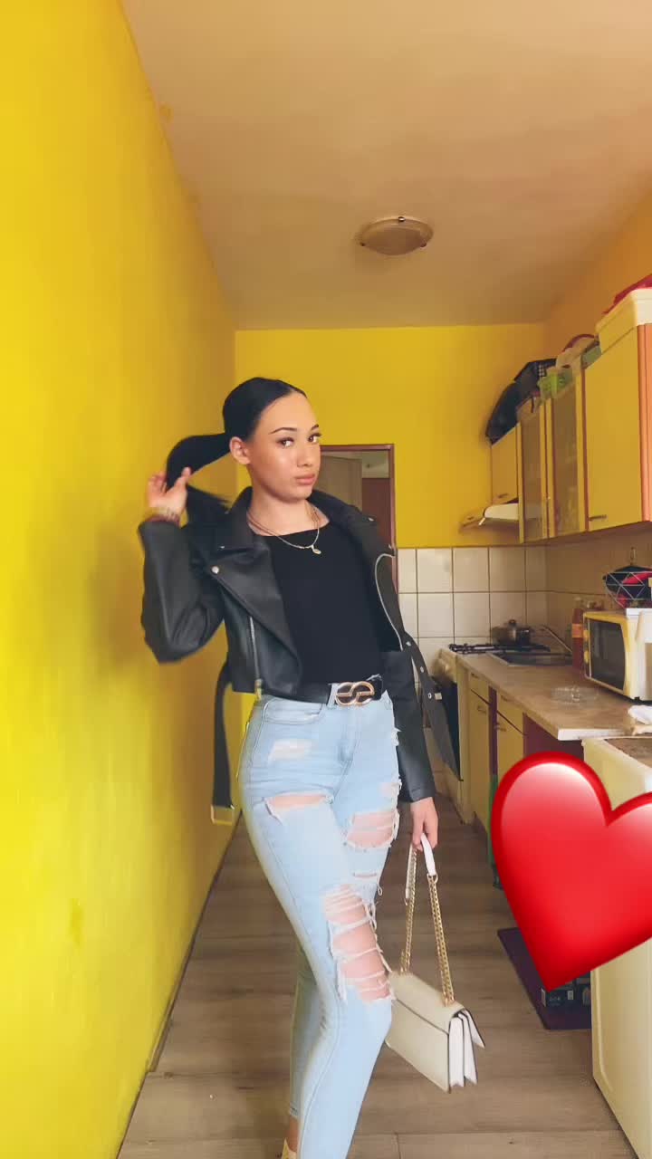 @polhosova