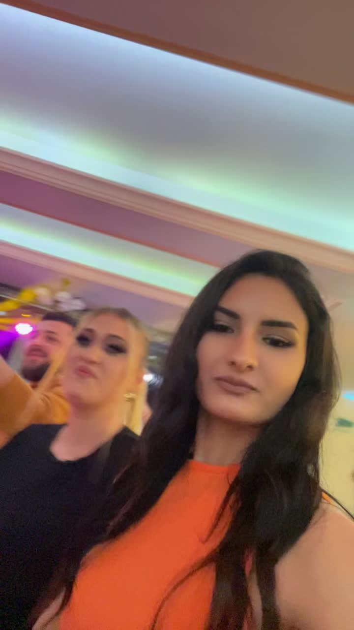@Adelina Ravasan
