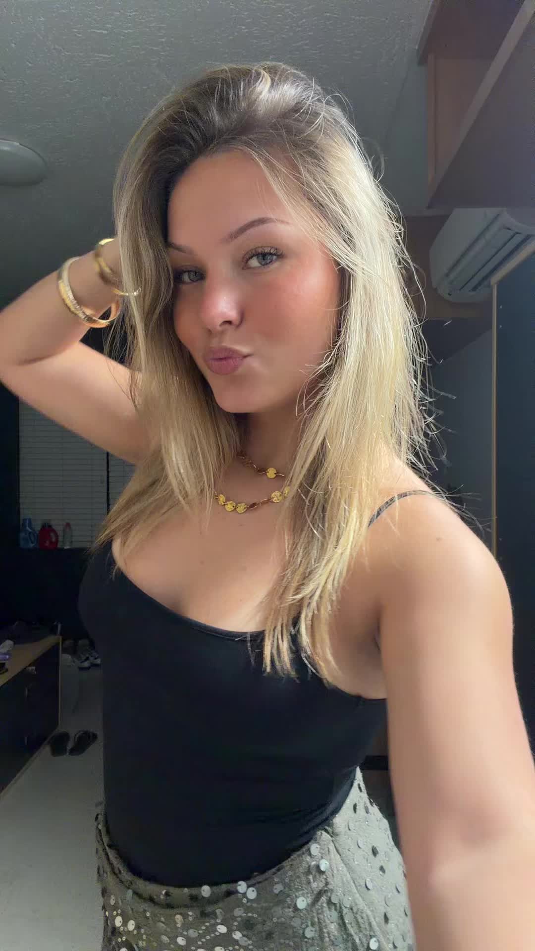 @lou🌟