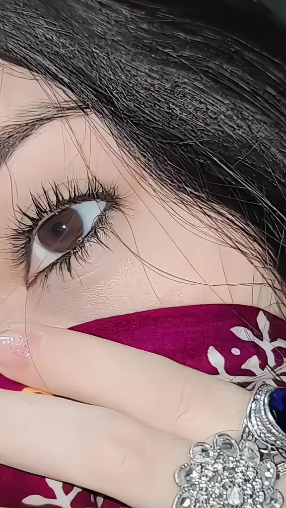 @༺ 🍁𝑬𝒚𝒆𝒔 𝒒𝒖𝒆𝒆𝒏🍁 ༻