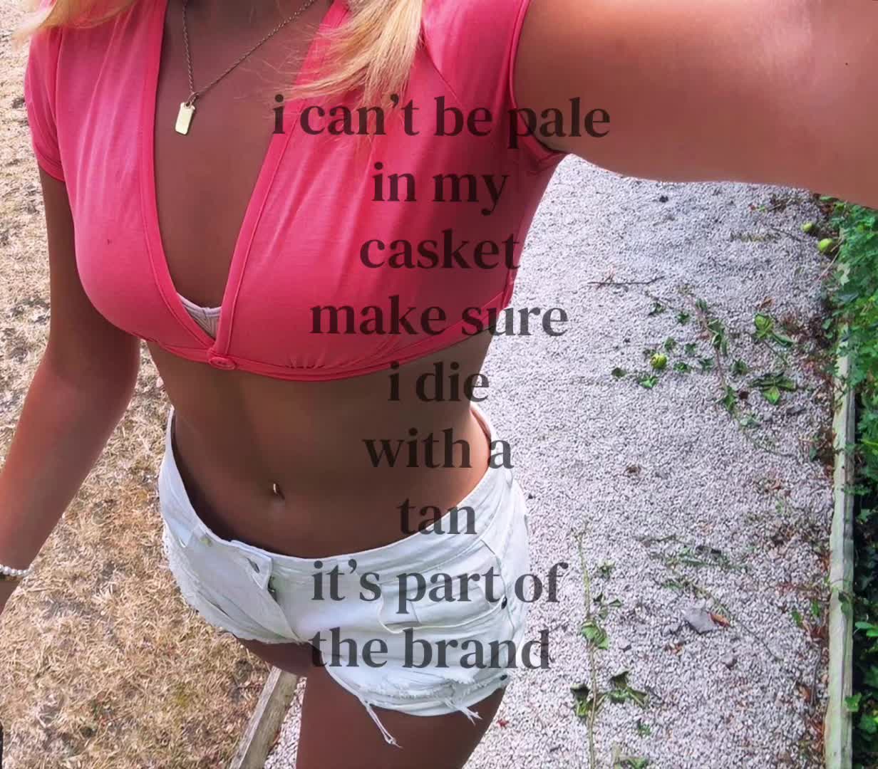 @hollyvjones