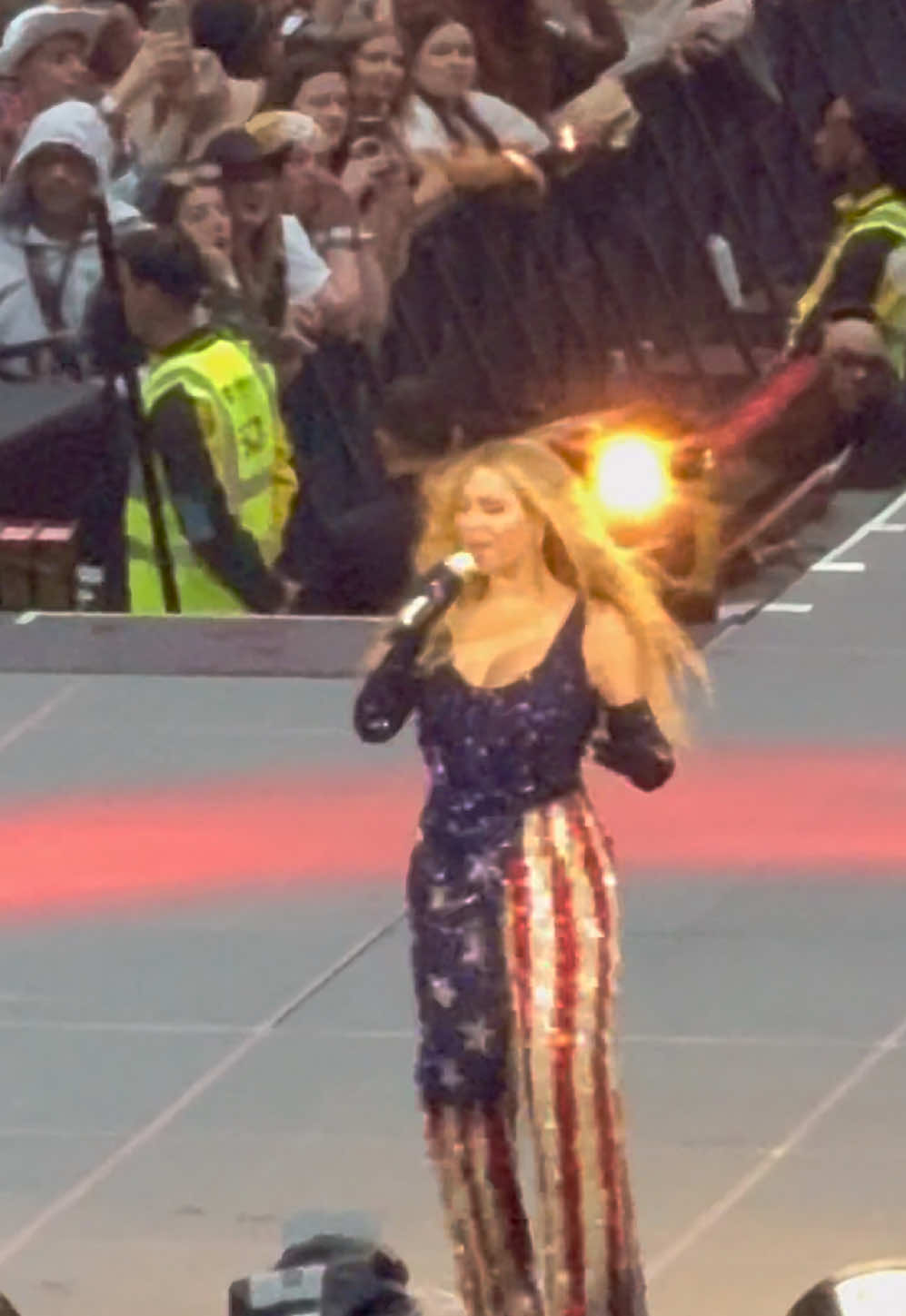 @Sophie 🐝
