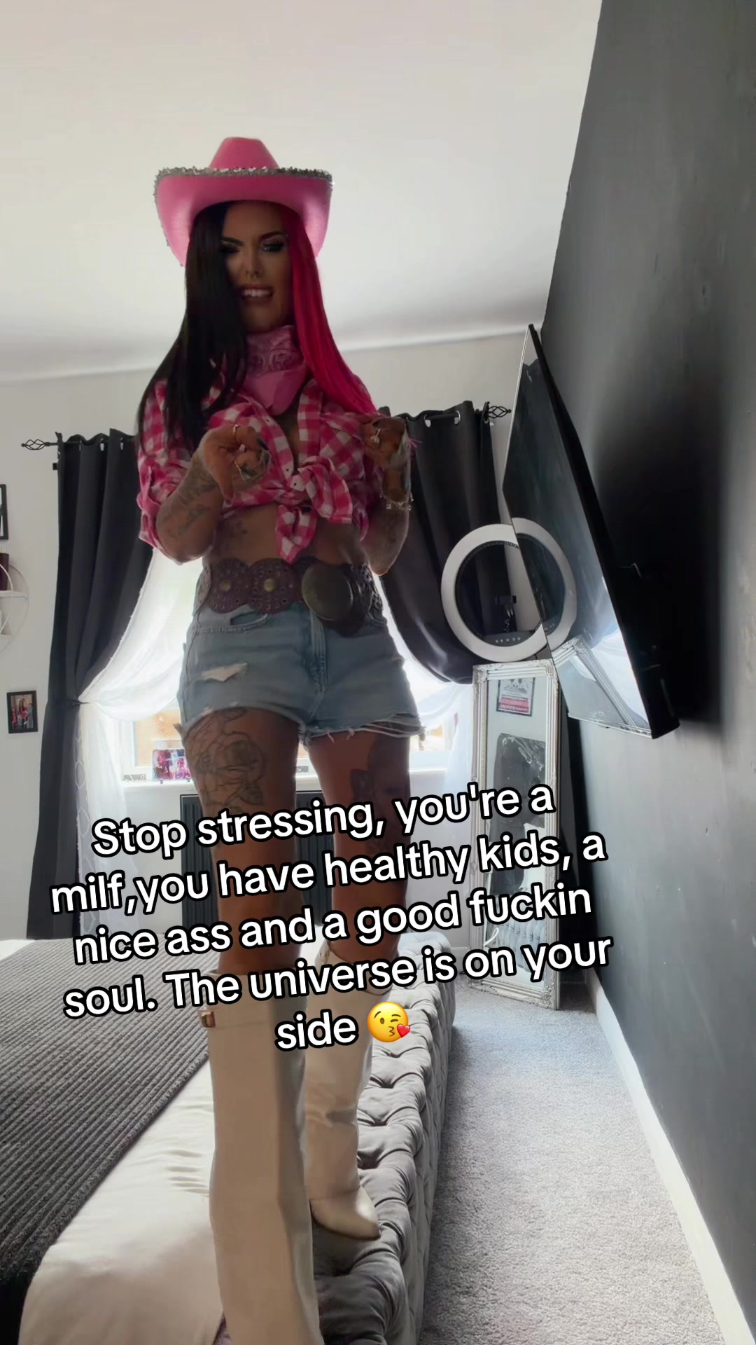 @𝐼𝓃𝓀𝑒𝒹_𝓂𝒶𝓂𝒶𝟥𝟨 🖤💗