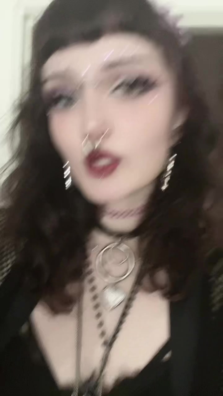 @elvira