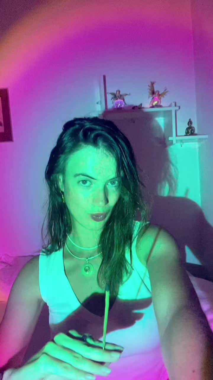 @laurareginaflows