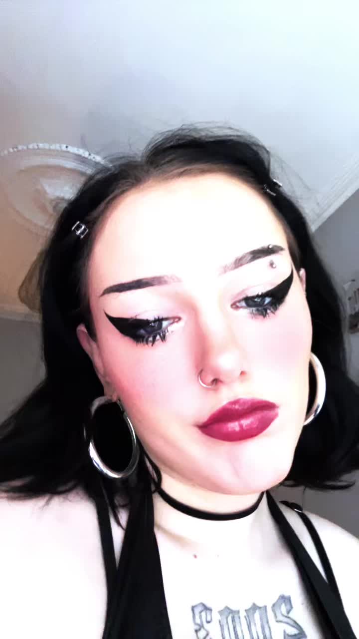 @ellie ✭