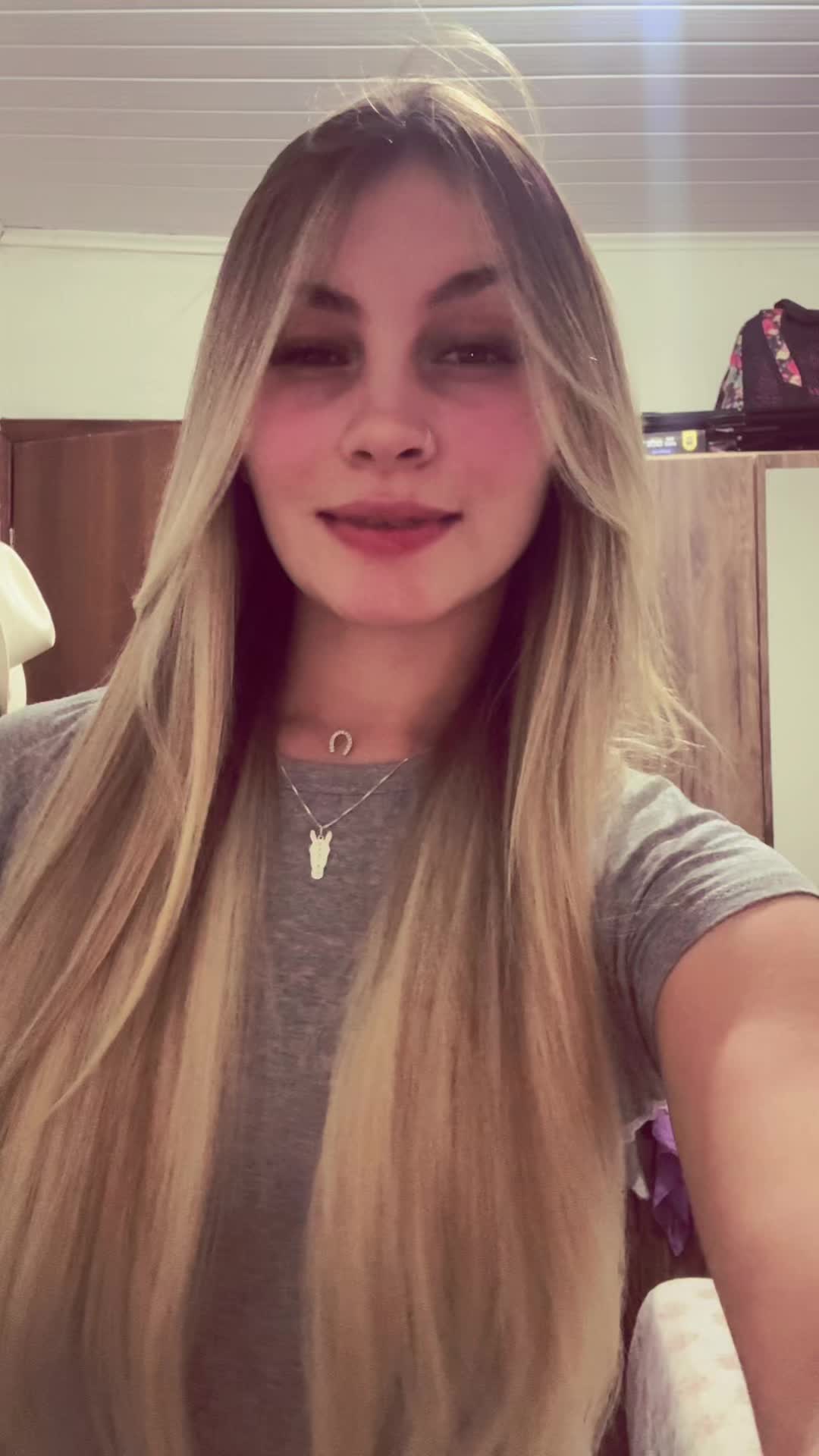 @AnaBazagliaa