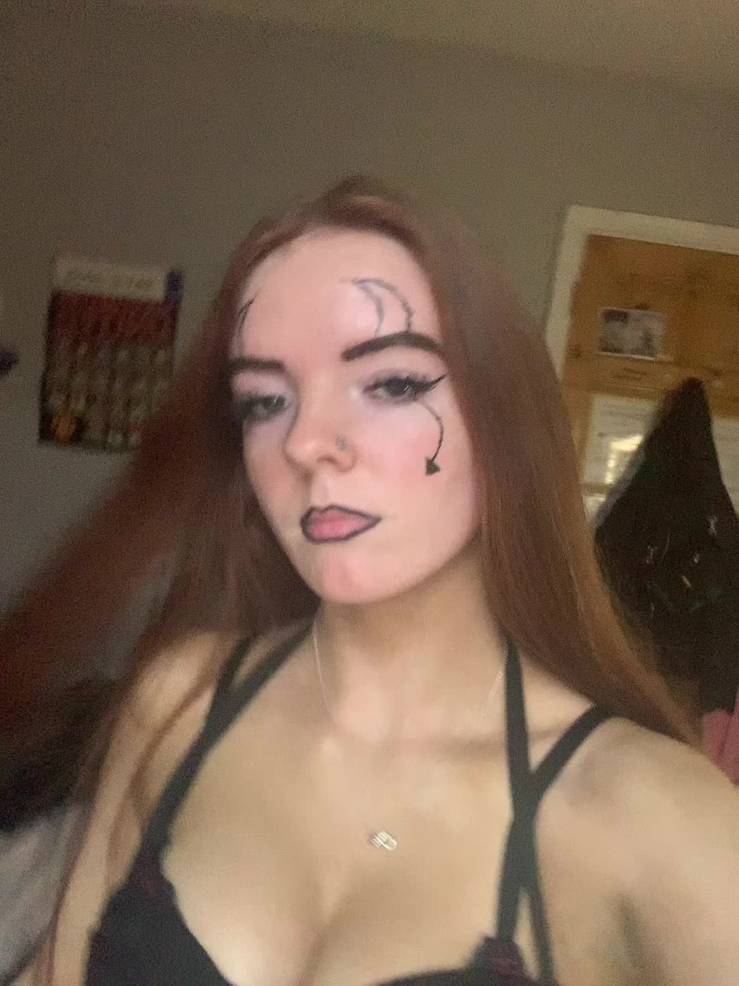 @🥳