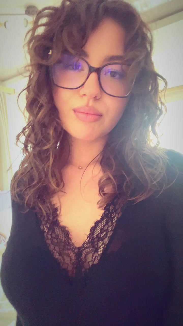 @🦅