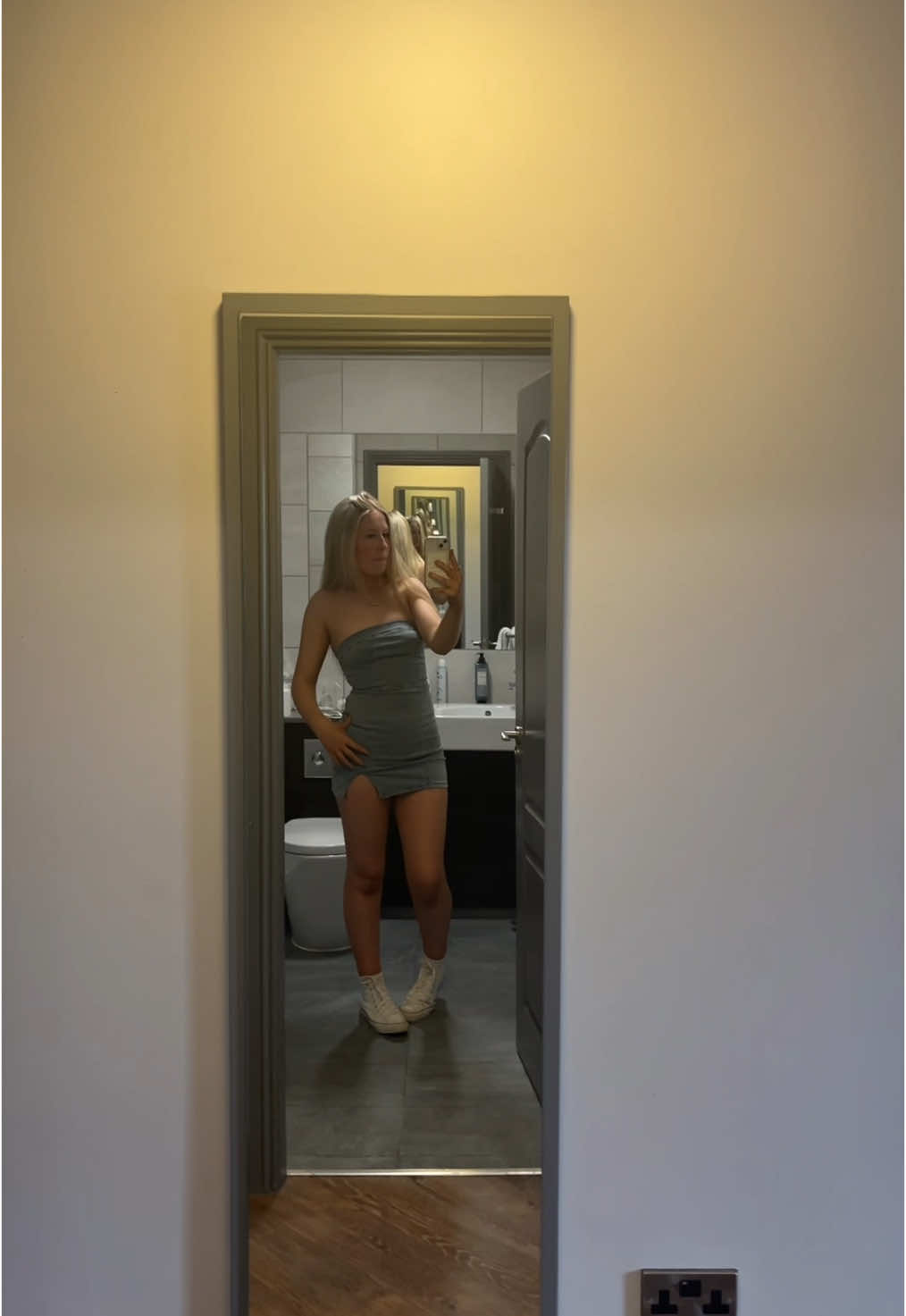 @Ella