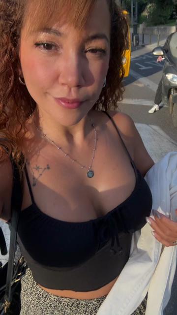 @Venezolana/Española