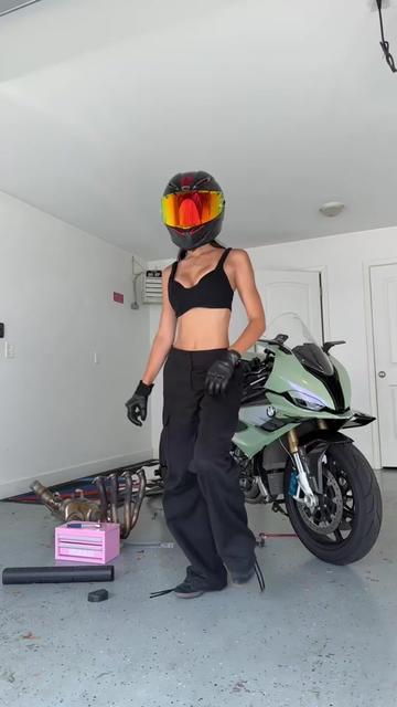 @WelshBikeModel🏴󠁧󠁢󠁷󠁬󠁳󠁿
