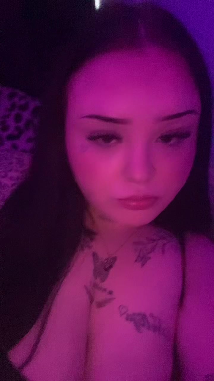 @🫦