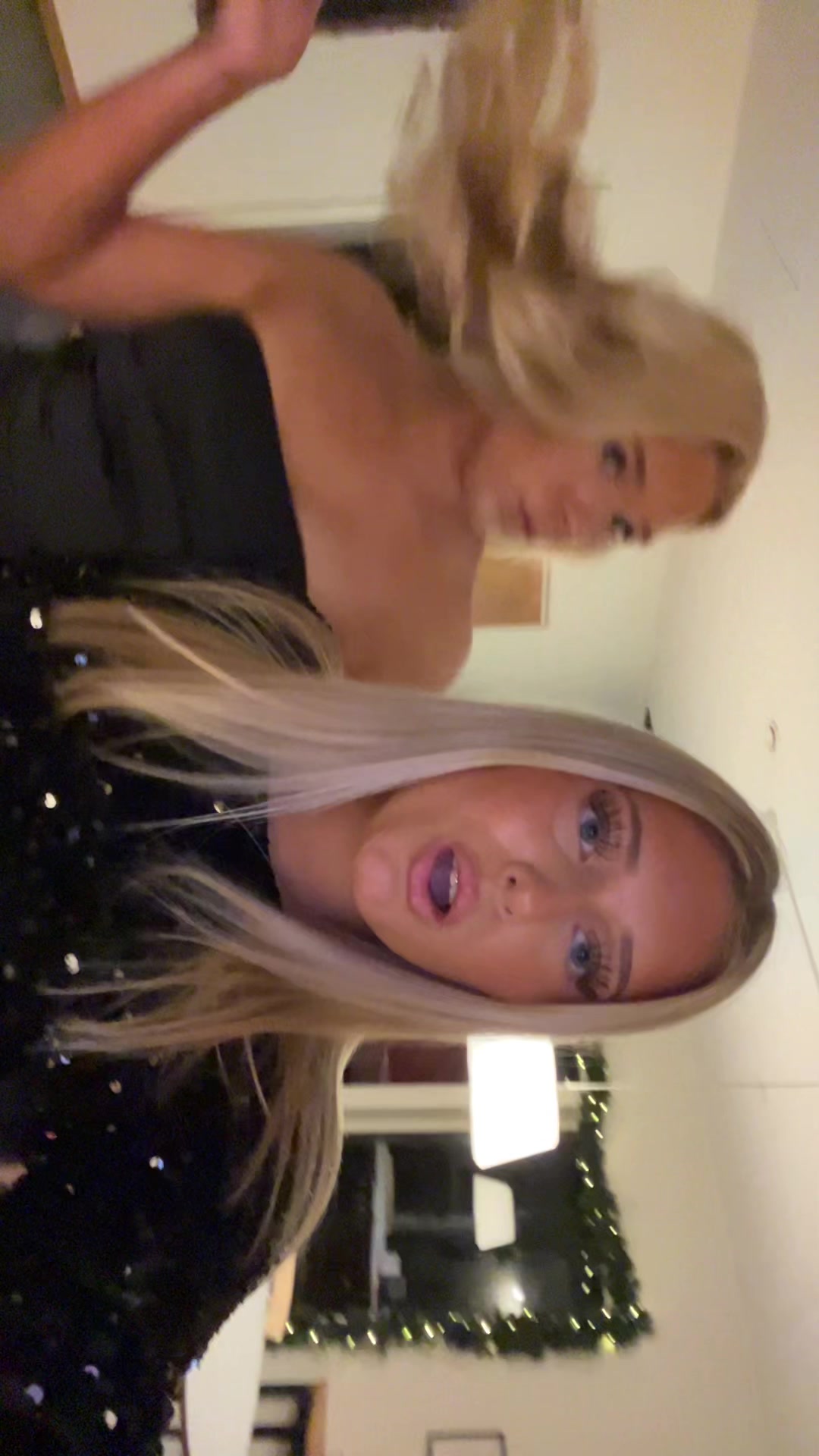 @Ella
