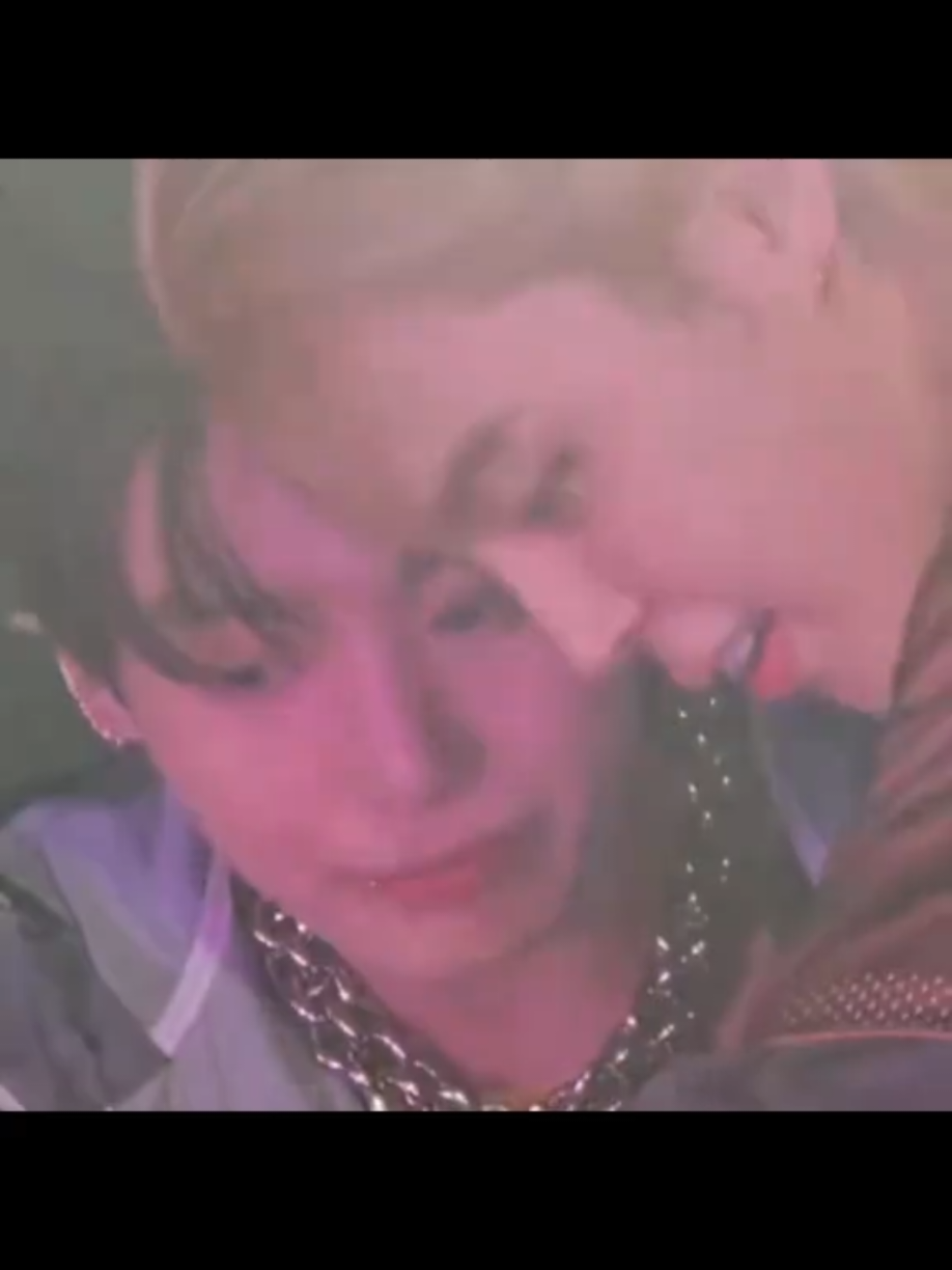 @💜ᗷTS⟭⟬💜 ARMY