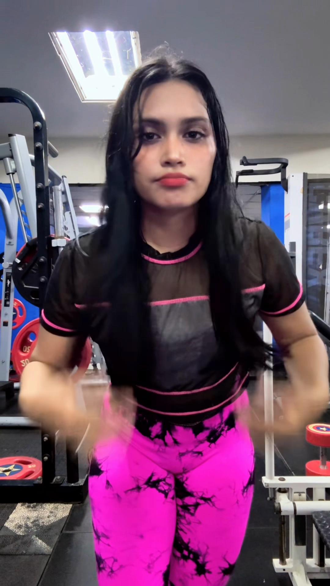 @Christine González