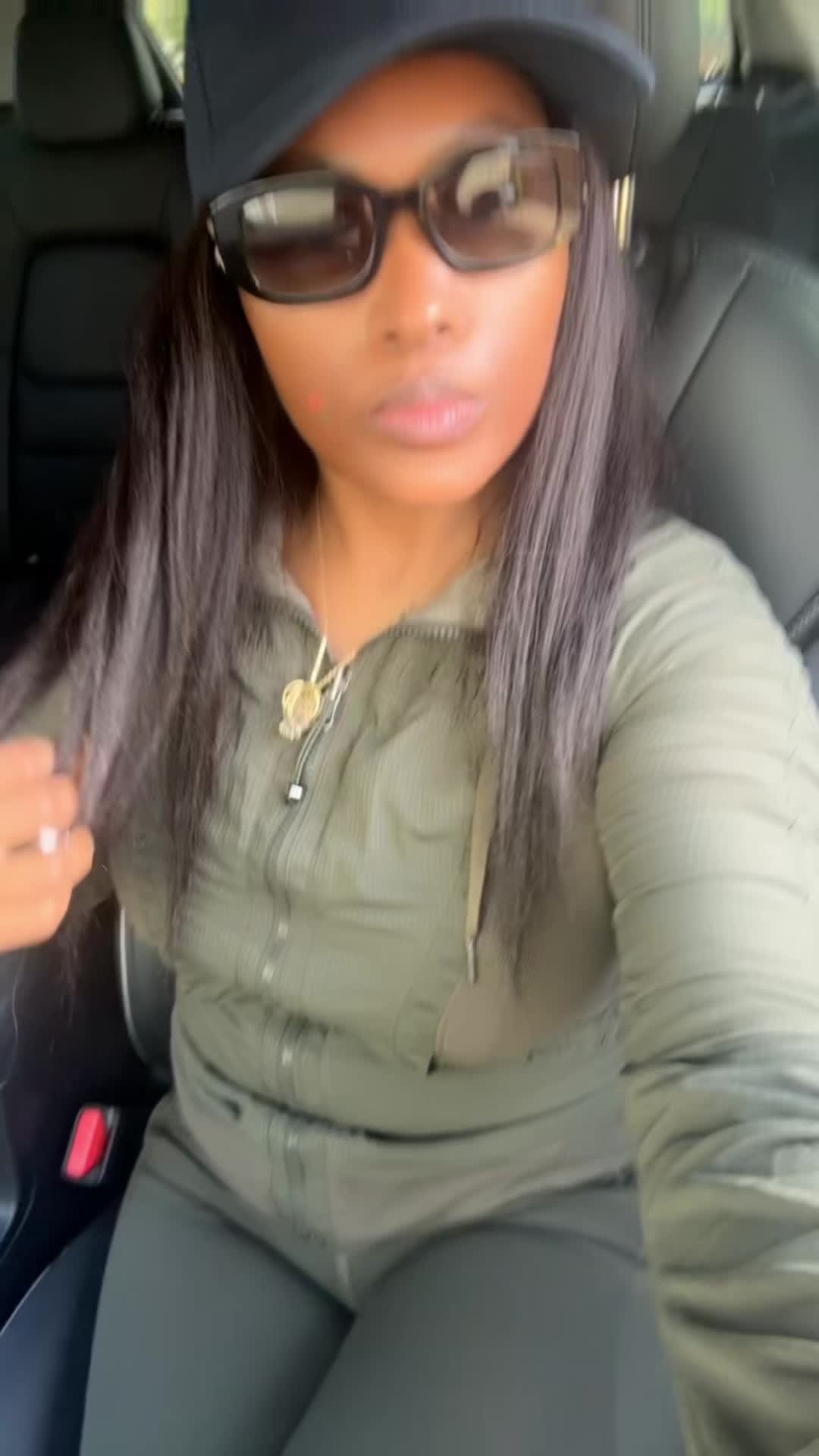 @Jlove25