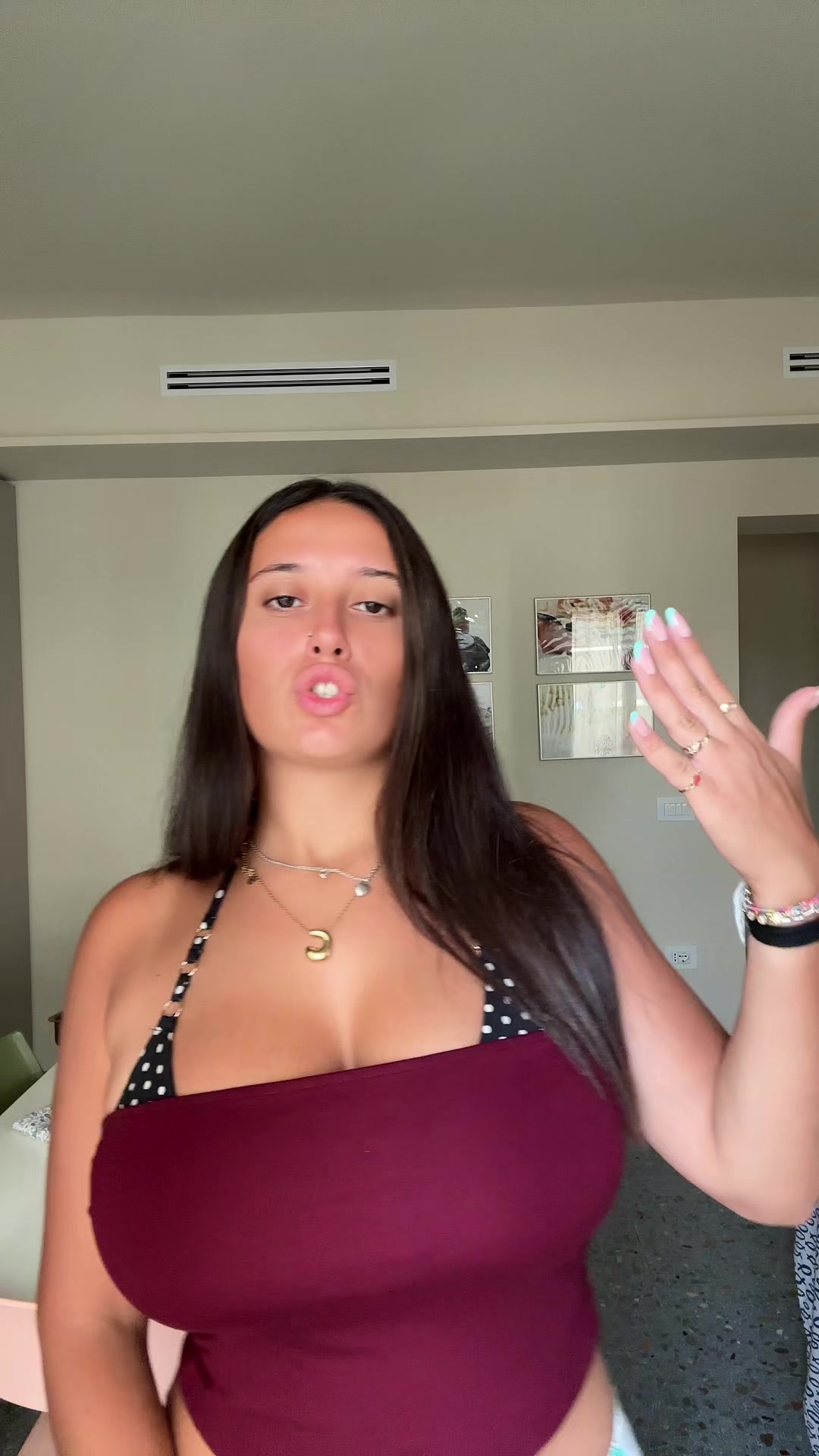 @CHLO&Eacute; CARNEVALETTI