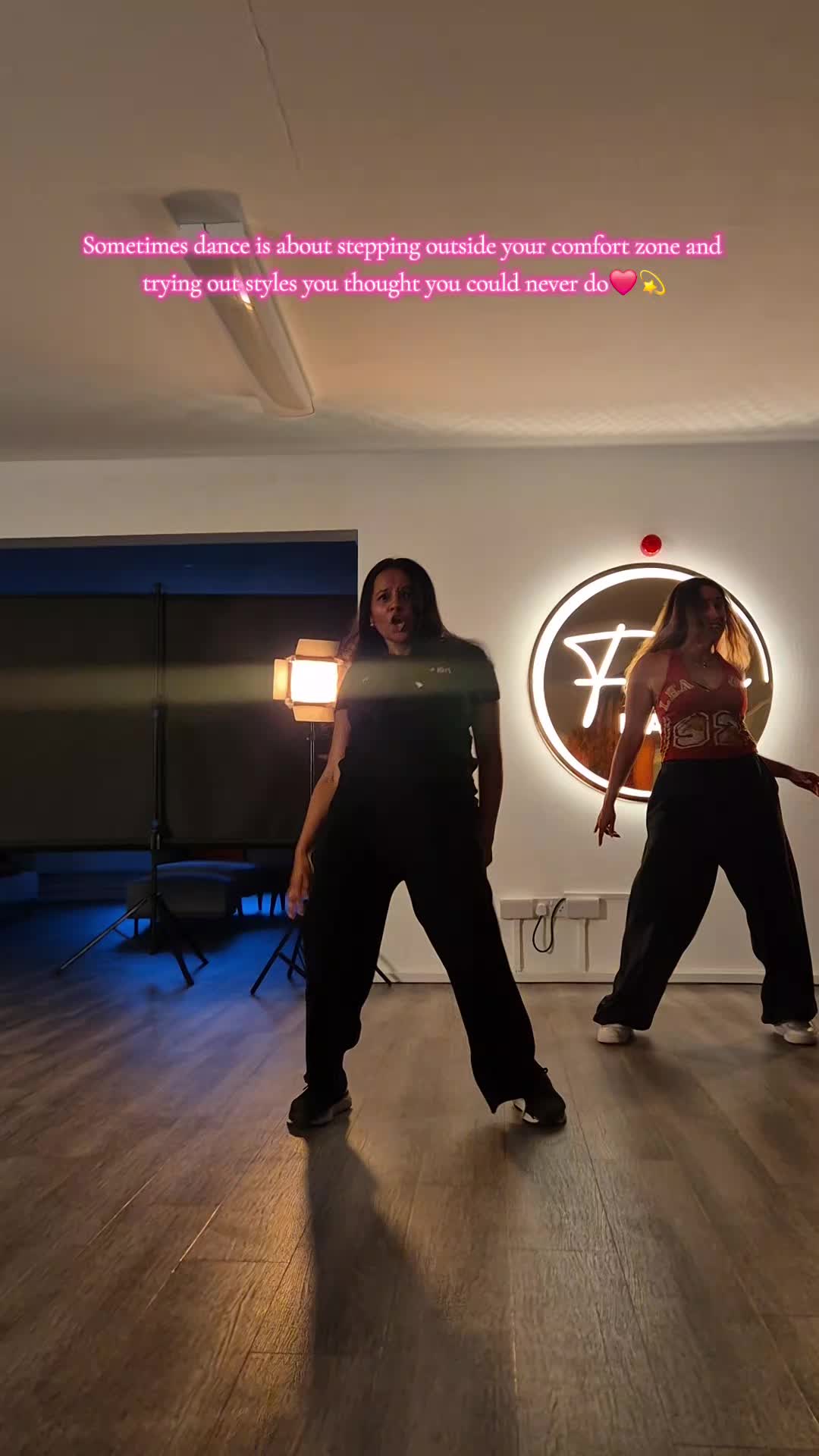 @JustNainika❤️💫