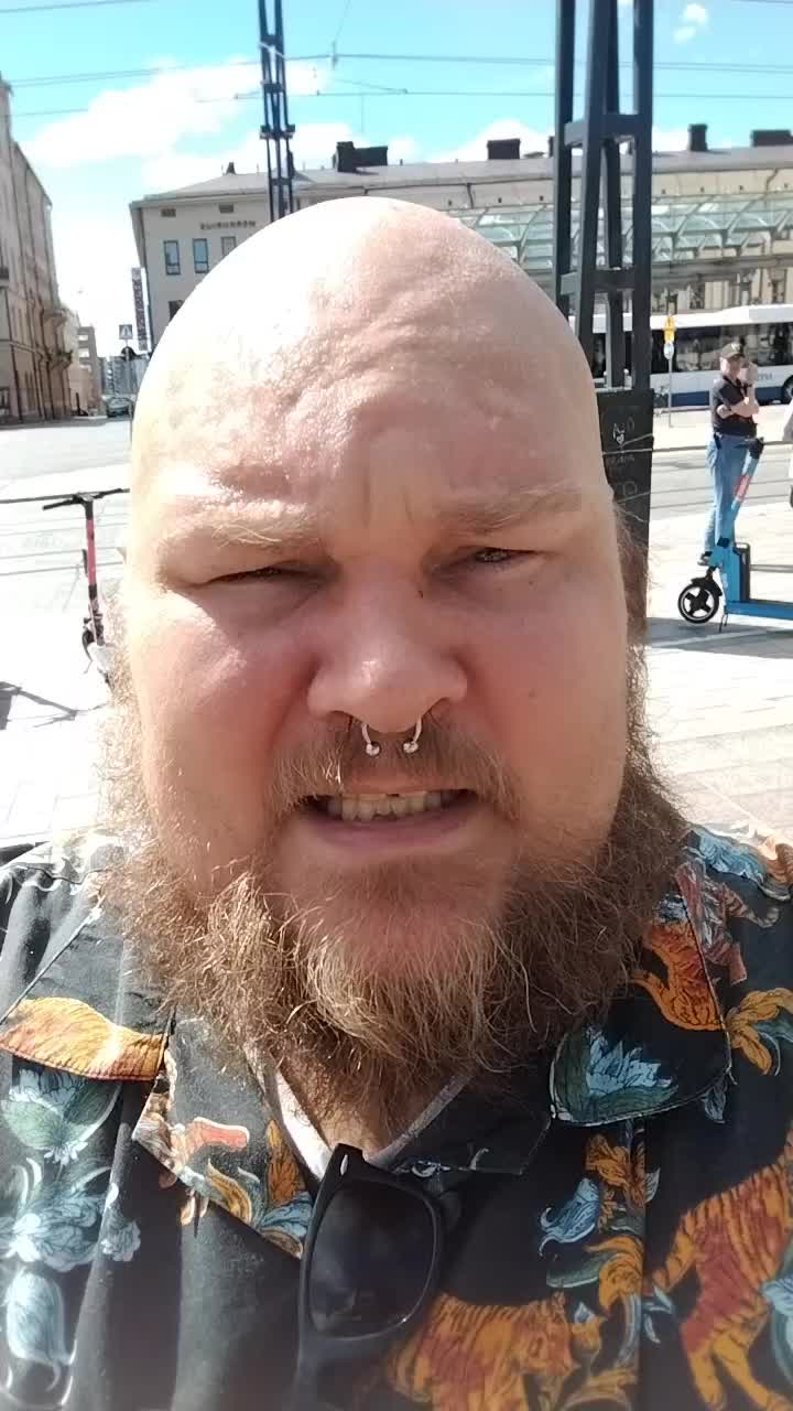 @LÄSKI SALONEN